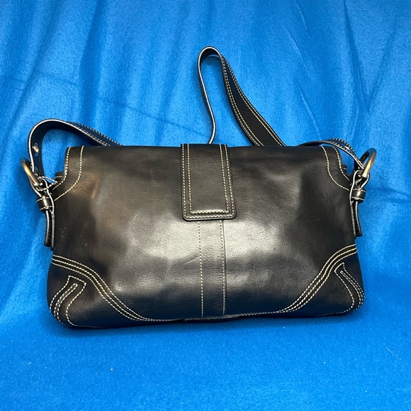 Coach Soho Vintage Black Leather Shoulder Bag With Contrast Stitching 2005 - Picture 3 of 16